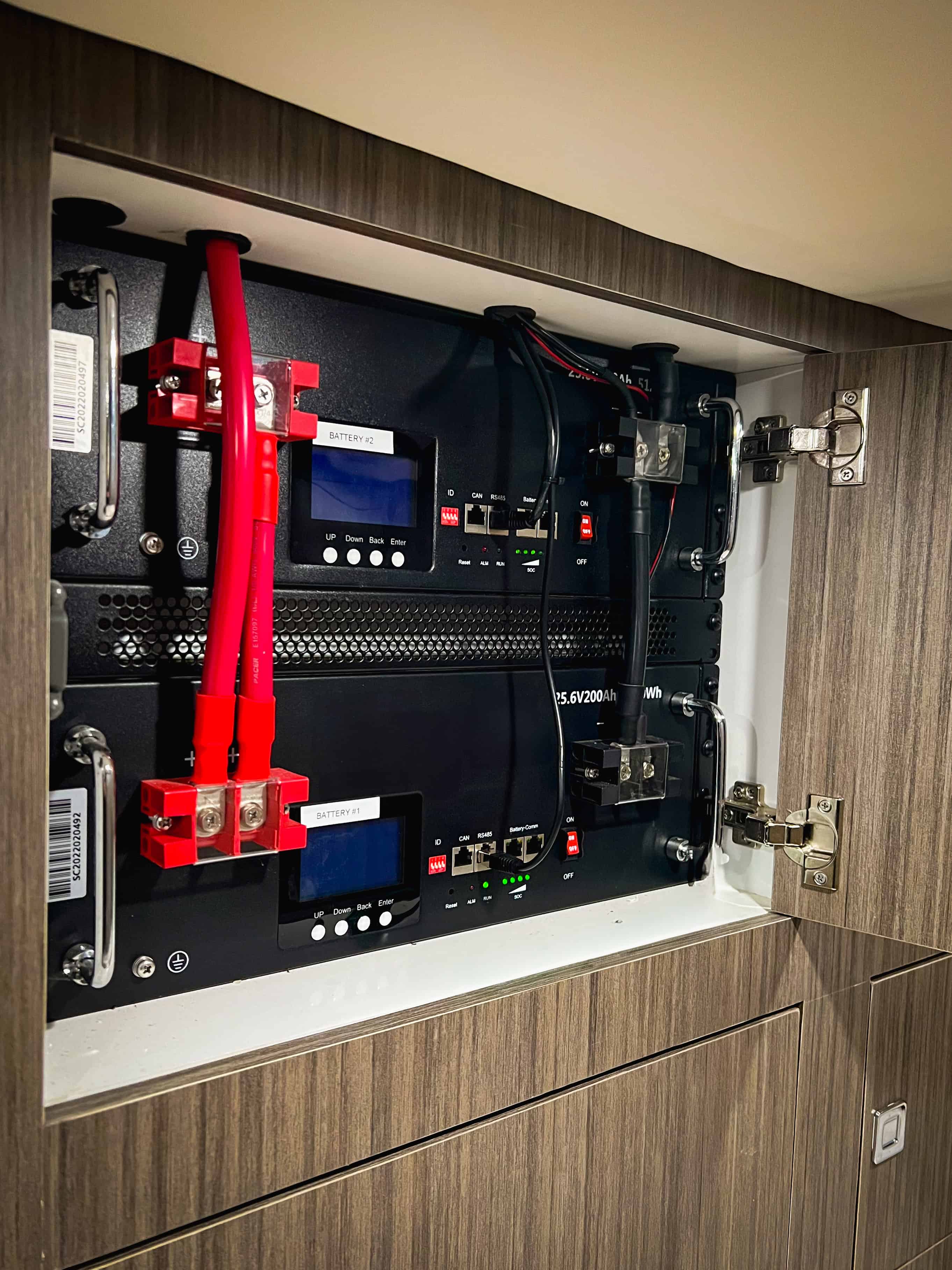 Dual lithium battery bank with integrated BMS and monitoring displays